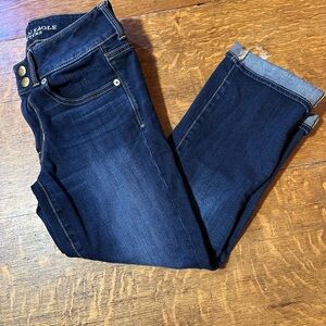 American Eagle Artist crop sz 6 super stretch